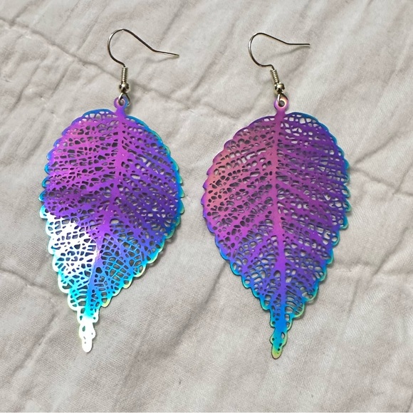Rainbow leaf earrings handmade light metal - Picture 4 of 5